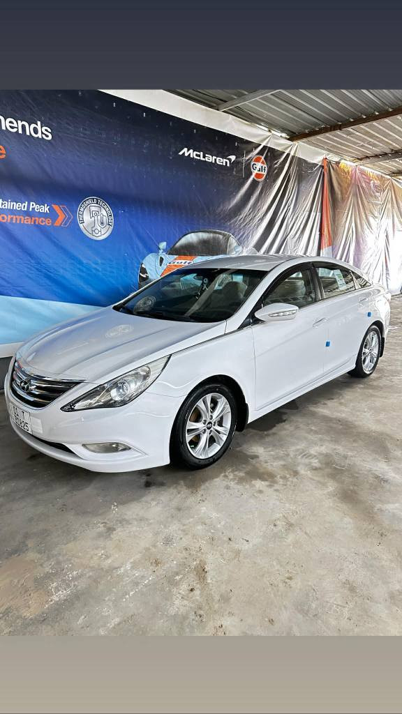 سوناتا 2013 خليجي الشركه العامه بغداد انكليزي بأسمي رقم وهزه وسنويه قبل شهر مسويهن سياره احلى من الصور ماشيه فقط ١٢٥ حقيقي 
فقط طخه بسيطه بدون اي داخل خشم الجاملغ والبنيد جهة السايق 
مكاني بابل الحمزه الغربي جاهزه من كولشي 
***********
*********** حلة, بابل
