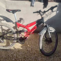 دراجة • الهرمات • جانب أيمن