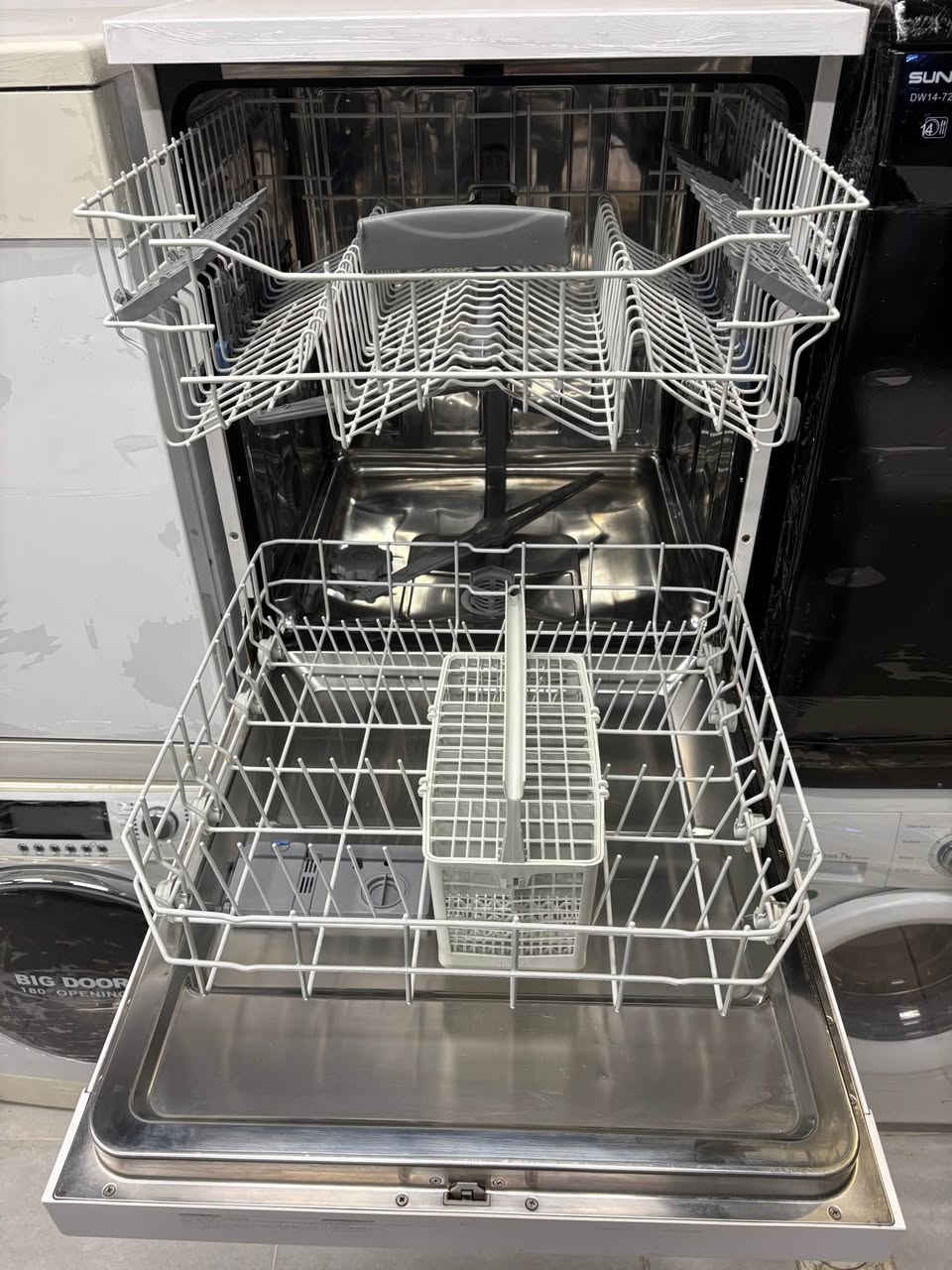 غه ساله ی قاپ مارکەی Vestle زۆر جوانوتازە پاک بێعەیب
١٢ نه فه ري 
درايه ر ٪؜١٠٠ قاپ وشک ئەکاتەوە 
٢٢٠ هەزار
٢٢٠ الف 
گەیاندنمان ھەیە ..🚕🚚
ناونیشان: 📍
سلێمانی /ئاوبارە / بەرامبەر دەروازەستی / پشتی ڕێبین فرێش 
بۆ پەیوەندی کردن/*********** / السليمانية, العراق
