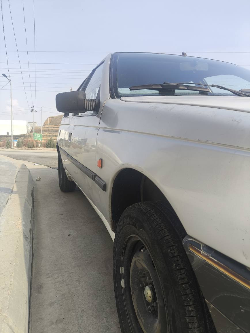 بیجۆ ٢٠٠٩ ئەکسل
ڕەقەم سلێمانی مانگی یەکی ٢٠٢٤ سەنەوی بەسەر چووە 
پێش و دوای حەفتەیەکە داگیراوە
 مەکینەی حەفتەیەکە تەشفیت کراوە 
ڕۆنی تازە گۆراوە 
کلاج و عەینەی حەفتەیەکە گۆڕدڕاوە 
وەک دەعمیش بەس پێشی سایەق پێوەیەتی 
هەر چوار تایەکەی لۆکە 
گێڕی ٢-٣ کەی کە لەسەرەو خوارکە 
دێی تە خوارەوە فڕێی ئەداتەوە 
وەک بۆیاخ پارچەکانی هیچی بۆیاخ نین بەڵام کاڵ بونەوەی هەیە 
گێچ و داشبڵو وایەر مەنی زۆر مەزبووتە تەبردی گەرمی زۆر مەزبووتە 
تەحویل و غەرامەو بڕاوە بەشەرت 
سەعری ٢٩ گەڵاو مەجالێکی کەم
سەیارەی من نیە تەلەفوون بۆ خاوەنەکەی بکەن 
*********** السليمانية, العراق
