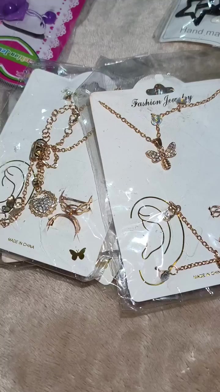 السلام عليكم عندي تصفية محل 120 قطعه او أكثر اكسسوارات وقراصات وحجابات هيج شغلات بالحقيقه بعد احلى من التصوير رايدتهن ب75الف


**إذا كنت صاحب هذا الإعلان وتريد حذفه لأي سبب، رجاءا أرسل رسالة إلى الدعم الفني**