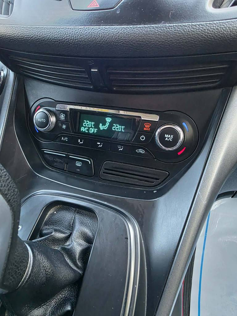 فۆڕد ئیسکەیپ 2014 سفری شەریکەی نیڤا بە پارەی سەنیەک .. سپی بەفری بێ بۆیاخ .. مەکینە 2.5 مەرغوب گێڕو مەکینە و تەبرید بەشەرت .. 140 هەزار ڕۆشتوە .. تەبرید لەمس و مەرکەزی .. سوکان ڤۆلیۆم .. ماڵی دۆستە .. نرخەکەیش پارەی سەنیەکە 112 گەڵاو مەجالێکی تیایە .. بۆ پەیوەندی : *********** السليمانية, العراق
