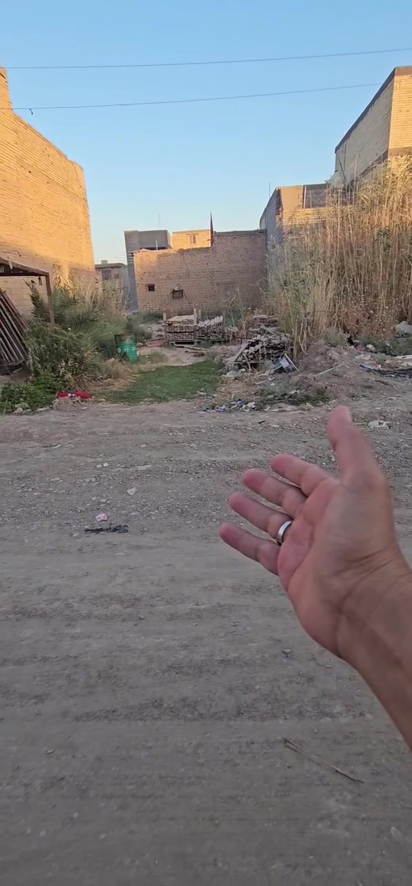 قطعة ارض للبيع مساحته ١١٠ متر الوجه ٥.٥ والنزال ٢٠ بجوار مدخل سبع البور وبجوار مدرسة عاصم بن عمر بيها ورثة السعر ١٠ مليون وبيها مجال تفاصيل داخل الفديو .


**إذا كنت صاحب هذا الإعلان وتريد حذفه لأي سبب، رجاءا أرسل رسالة إلى الدعم الفني**