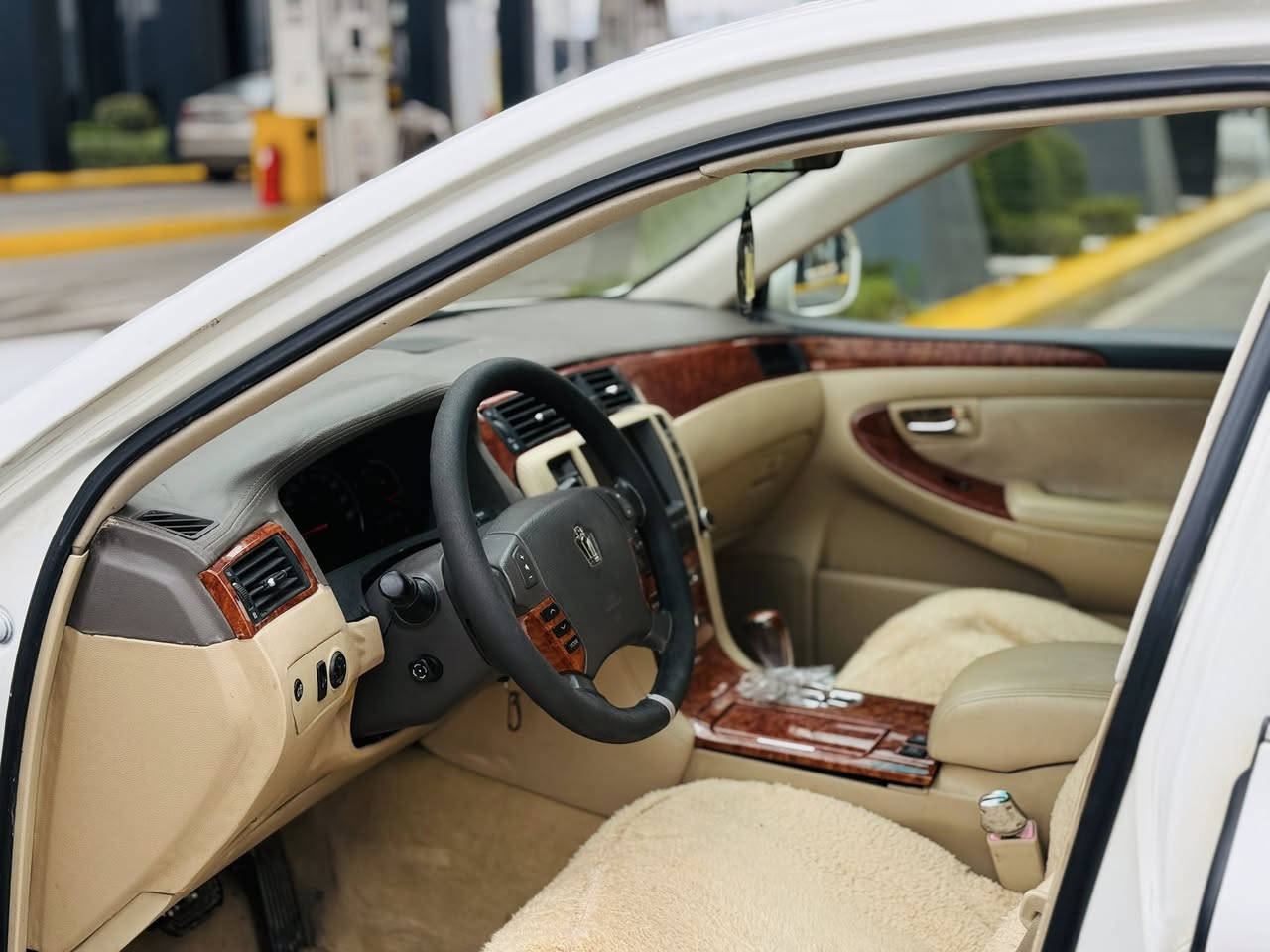 شاهینەی (موس)
‎     . (182)گەورەبە گەورە
‎ .ساردوگەرمی ئیشدەکات .
٣-دوگمەی پەردە👌 ناو زەردی،شاشە-کامیرا-بەسمەی کامل بەرمەجە 
بیانوو بڕ ناو پاکەت📦   
✅سەیارەکە کۆدی هەیە👉🏻

نرخ:(٦١)گەلا کۆتایی 

‎.📍شوێن:(سلێمانی)
‎. ژ.م ☎️ ***********
‎. ژ.م ☎️ ***********
‎
