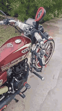 السلام عليكم ( مكلف بل نشر)  اخوان دراجه سولنك موديل 24 فول نضافه نعومه فول كماليات موصل 725
رقم صاحب الدراجه ***********
