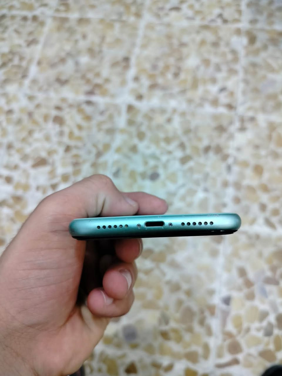 ‏سلام عليكم iPhone 11 عادي مبدل شاشه
اصلية بطارية 75 الجهاز كدامك *********** وتساب 
؟￼￼
