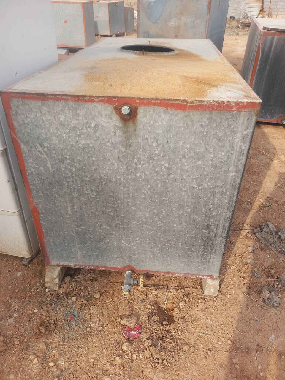 تانكيات ٢٠٠٠ لتر ٢ ملم سعر الواحد ١٧٥ للاتصال ***********...***********
