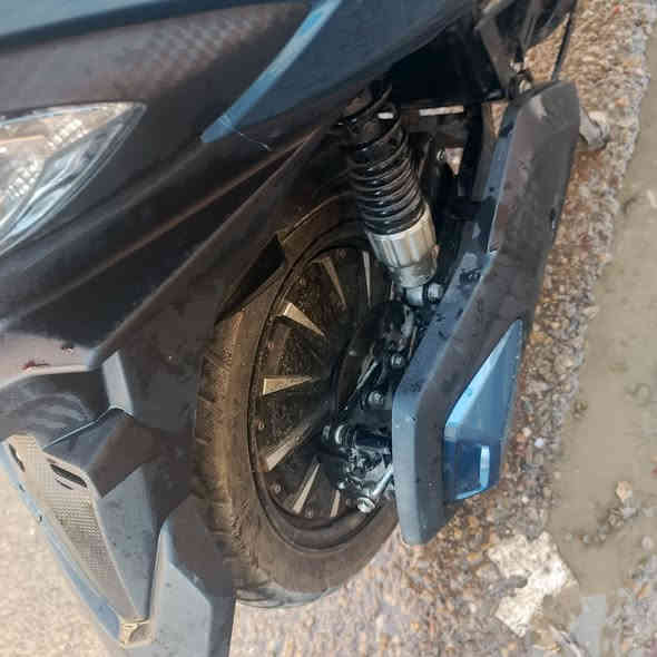 سلام عليكم دراجه شحن للبيع موديل 2025 سرعه 85 تلث نمر  دراجه اخت زيرو من شركت مويد طياره حجم ثقيل بيها صندوق دلفري مكاني  بلديات صحفيين سعر 850وبيها مجال رقم ***********
