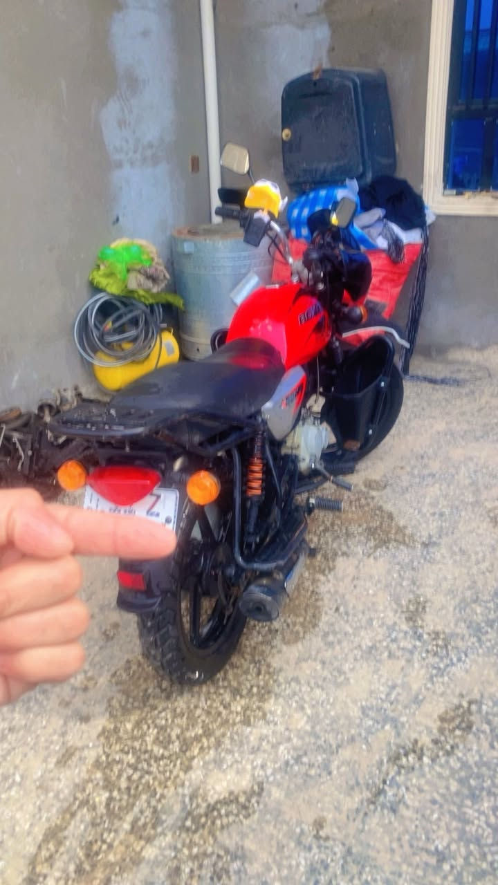 ‏سلام عليكم دراجة بوكسر موديل 21 شهر 12  مرقم بغداد إنجليزي دراجة كلها شغالة سلف هندر كلها شغالة سعرها 1600 بيها مجال عنوان بغداد تقاطع الخنساء رقم الهاتف ‎***********
