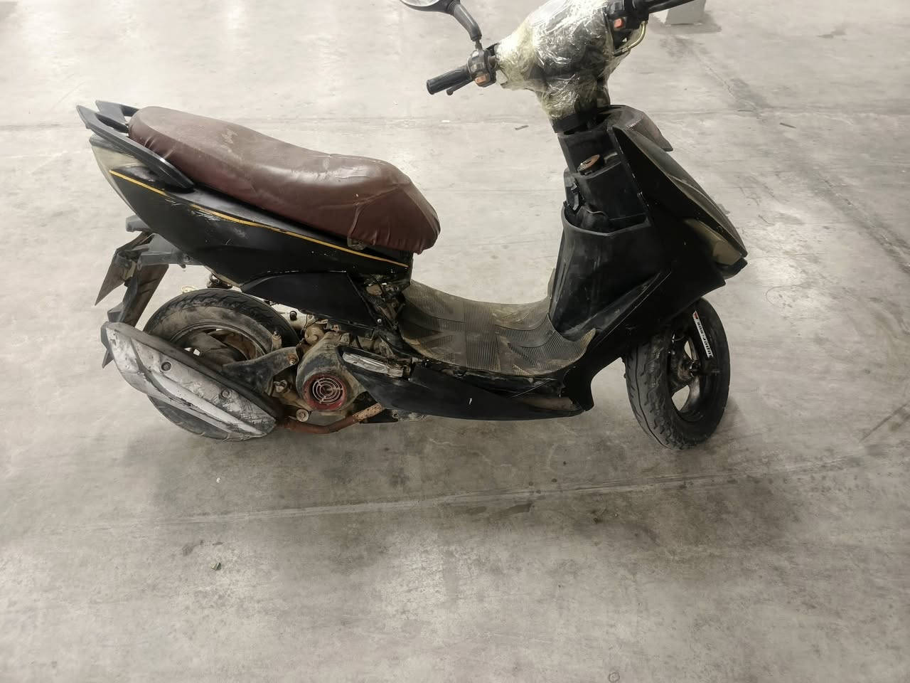 دراج رص للبيع متروك يراد له تعديل المحرك نضيف ما مجفت خلاص سعر 150 المكان الرمادي البعلوان ***********
