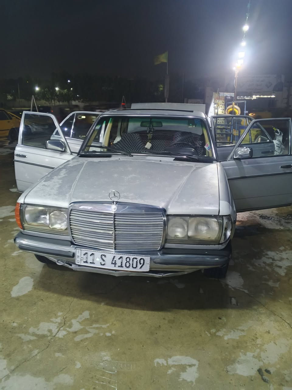 مارسدس ابو جحيل موديل 82محرك بطه 2500ديلكو كله شغال رقم بغداد بسمنه *********** رقم بي وتساب

