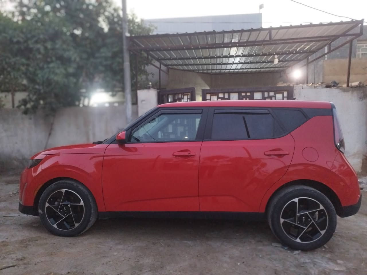 KIA SOUL 2024 EX
السياره مكفوله كفاله عامه عدا فعصه صغيره بالتكمه راجعه بارد بدون صبغ
بدون صبغ بدون ارباك بدون تبديل
مواصفاته :-
-شاشة كبيره لمس مع خرائط مع نظام كار بلي تدعم
رادارات امامي خلفي وجوانب + توقف ذاتي امامي خلفي
تنبيهات امامي خلفي جانبي
-دواخل بيانو بلاك
-شاشة عداد ديجيتال
-جام أوتو
مري جوانب تدفئه
كامره دواره مع تسجيل مع بقاء كامره مشتغله بشاشه
-لايت لد
بك لايت لد
-ويل 17
-تدفئة كشنات سائق وصدر مع جوانب مري
-درايڤ مود (sport + normal)
-تحديد مسار + مثبت سرعه
-نظام اطفاء عند التوقف
نقطه عمياء
سلايت بنراما
بصمه ابواب
بصمه تشغيل
تشغيل عن بعد
قياده ذاتيه اليا
واير لست
usp
منفذ شحن سريع امامي خلفي
ماشيه51 ميل
رقم فحص موقت دخول جديد ماماشيه بالعراق
مكان حله سعر جدا مناسب 155 اخوان سياره فئه Ex وناشرها بسعر العاديه
***********
