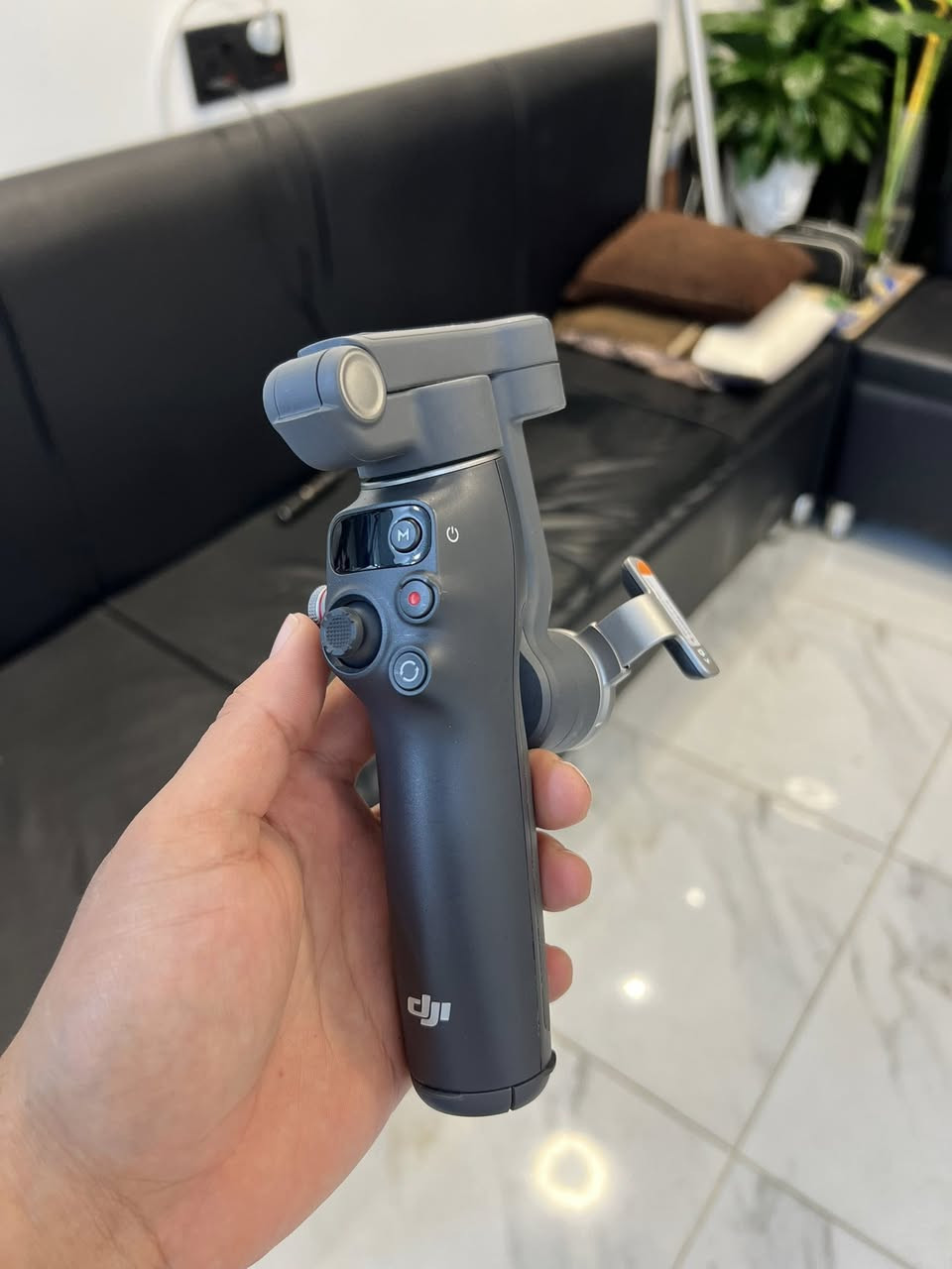 اوزمو
السلام عليكم

‏Dji osmo  Mobile 7p

مع كامل ملحقاته

كاميرا التتبع

جنطة

شاحنة

مدة الاستخدام شهر وقليل جدا 

رقم التلفون ***********

السعر175 الف دينار قفل

