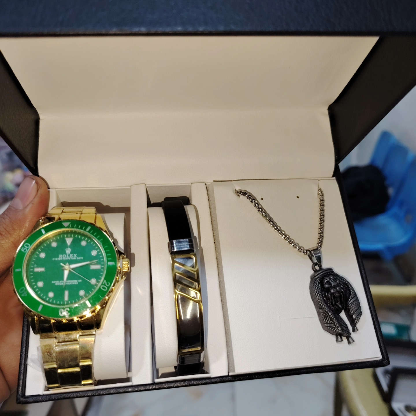 متوفر في مكتبة الاساور 
الفلوجة جبيل قرب مدرسة الزيتونة
***********
@أبرز المعجبين 
مكتب الاساور
