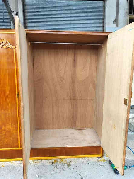 قنصور خمس أبواب نضيف حيل ضهر چنبر السعر 240 الرفاعي 
*********** موصل
