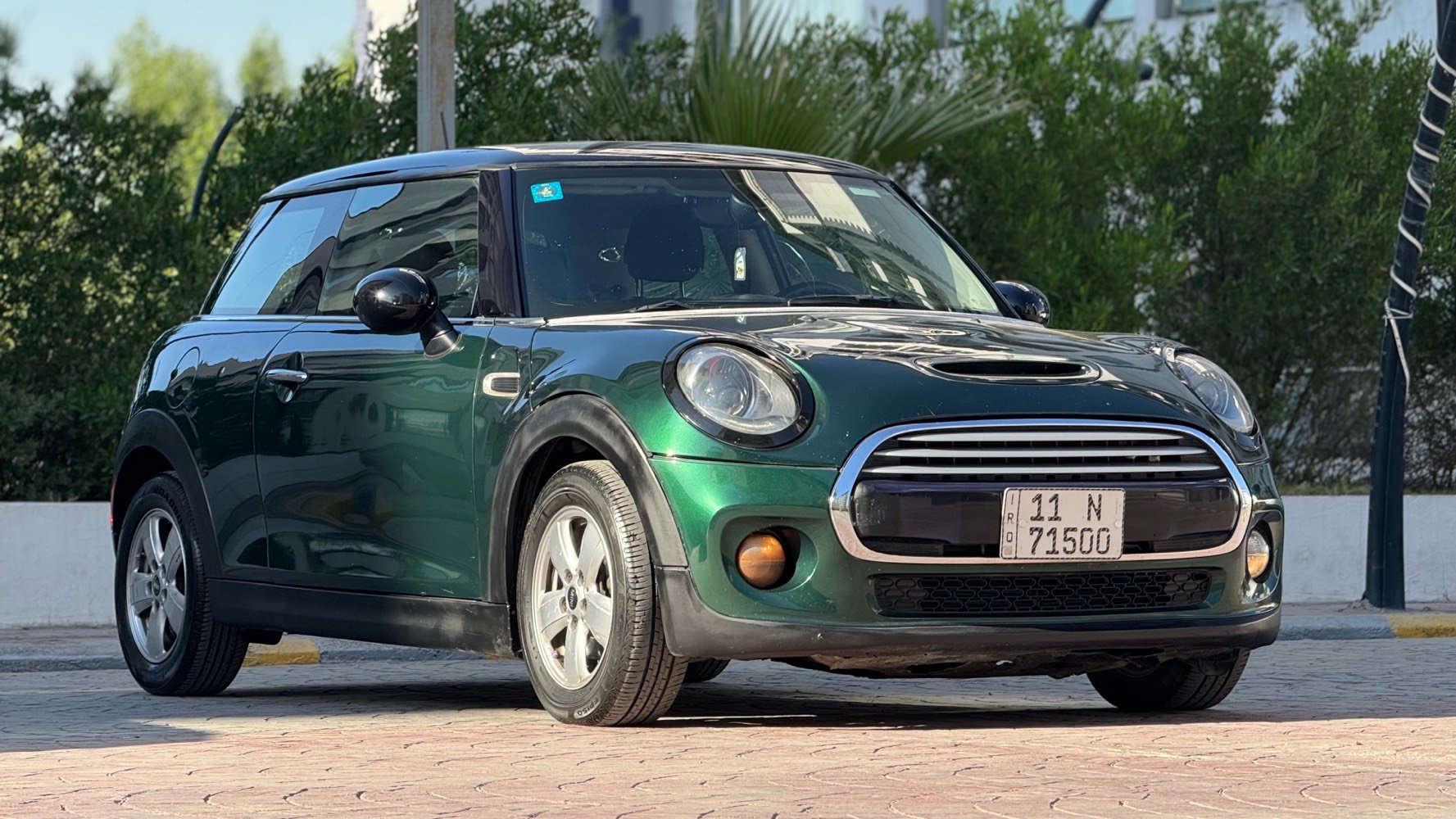 مني كوبر MINI COOPER
بلاد بدون اضفات ولا شي 
 تك باب توكلر فول مواصفات عدا فتحة
مديل : 2016 امريكي
ماشية : 78km الف
حادثها بنيد فقط بدون دواخل وبل عراق صار بيها باب صبغ
بصمة تشغيل علامة ترحيب مري شفط يدوي 
كشنات جلد بلادي كشنات تبريد
اوتو ستوب كروز سرعه تحديد مسار فول تحكمات ستيرن
لد داخلي متغير لايتات زنون 
كير اوتماتيك 3 قيادات نورمال و گرين و سبورت
محرك 1500 شلعة وسرعه ورياضي نشاط ونظافة السياره خير من الله جديدة وصافية
تراي سياره العراق كله
رقم بغداد مميز هزة سنوية جديد بسمي
العنوان : بغداد السيدية
السعر 90$ وبيها مجال.