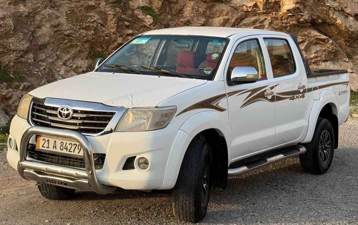 تۆیۆتا هایلۆکس 2012
گیرومەکینە بەشەرت 
 زۆربەجوانی پاکی ماوە 
 هیچ خەلەلیکی تیدا نییە 
یەک لای سەیارەكە 
لەگەل دوو بست سەقی بۆیاخە

سعر لە کۆمێنت داوابکە ڕاستەخۆ بۆت دیت 📩 

سەنەوی تا 2032 تازەیە 

ژمارەی خاوەنی 
***********
