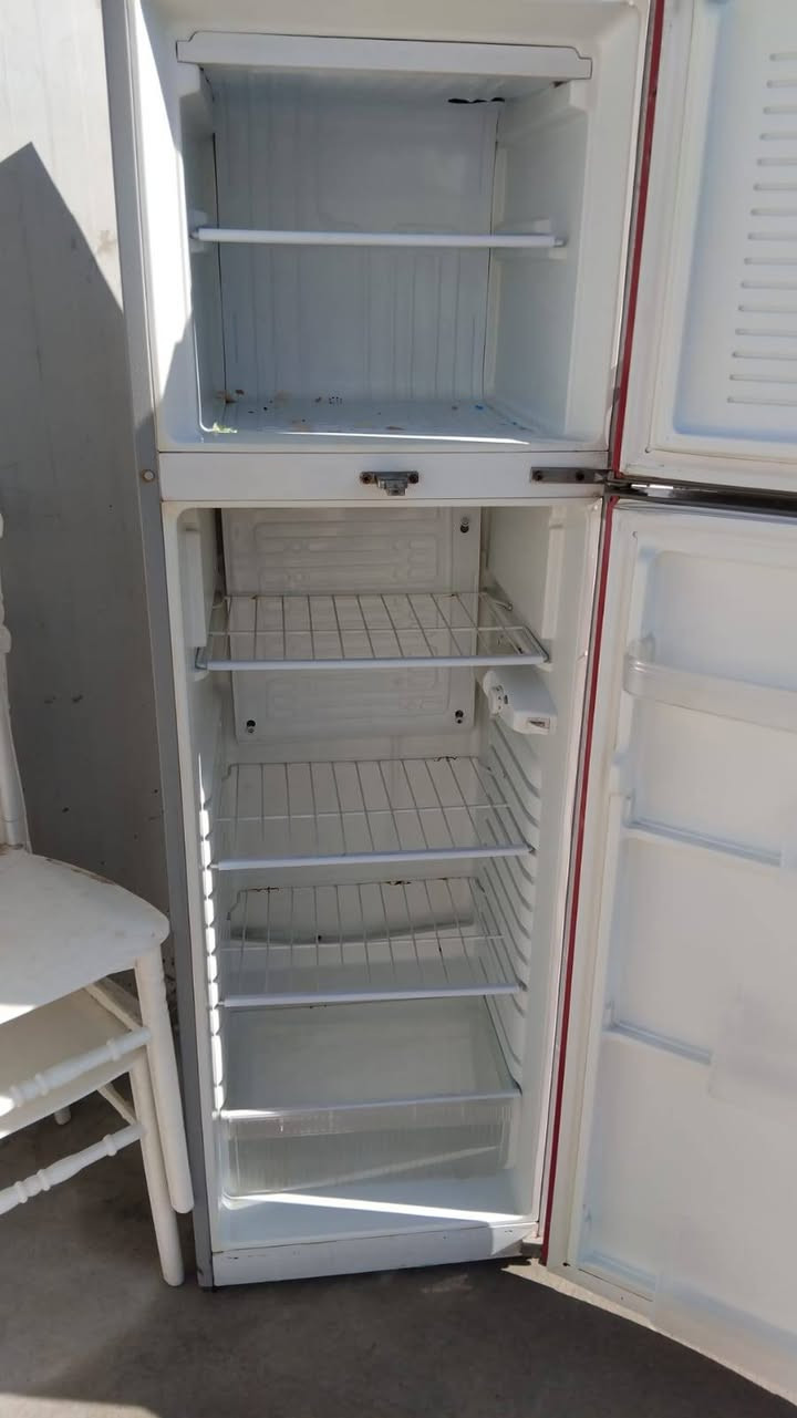 السلام عليكم اغراض للبيع نضيفات جدا البنكات عله 20البنكه والثلاجه سعرها 150متواجد عل فيس


**إذا كنت صاحب هذا الإعلان وتريد حذفه لأي سبب، رجاءا أرسل رسالة إلى الدعم الفني**