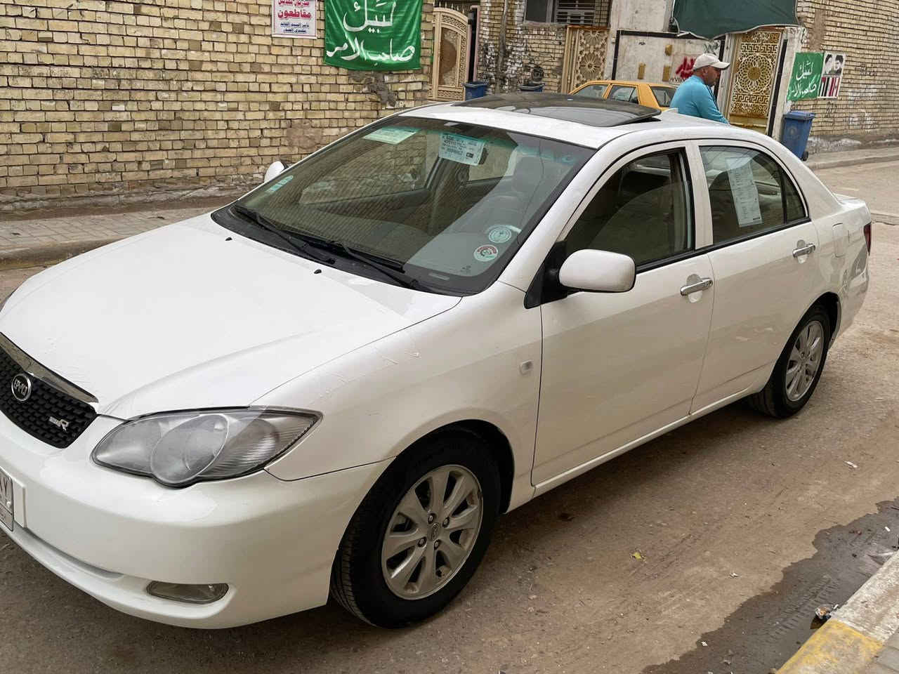 سلام عليكم ورحمة الله وبركاته اخوان بيوادي نوع F3 
موديل 2013 
رقم ديالى مشروع وطني سنوية 28 
محرك وكير لانسر اوتماتيك 
تبريد ثلج تدفئة شغالة غرفتهة جديدة سيارة مكفولة من ضربة وتبديل فقط صبغ هلالات خلفية مصلحة صدر امامي اخلفي جديد تخم تاير جديد كهربائيات كلهة شغالة سيارة كل نقص مبيها نصبتهة تخبل العنوان بغداد الرقم *********** 
السعر 57 وبيها مجال
