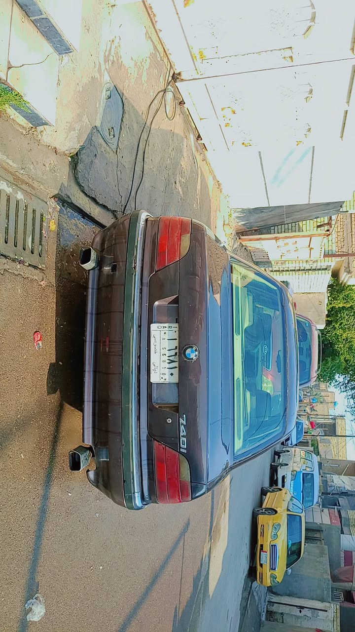 ‏للبيع بي ام موديل 1995 .
‏حجم 740 مكينه 8 سلندر 
‏رقم ديالى ألماني مشروع وطني تحويل مباشر. 
‏ مكفوله من العيب الشرعي شرط تحويل 
‏ كير مكينه كلها خير من الله 
‏مواصفات معروفه مالتها.بيها تخم تاير 2025 صار 7 ايام من شديه وبدل دهن محرك ولكير وفلتر محرك ولكير وبدل صدر امامي جديد اصلي عدا دبلات مبدل بيها فيت بم وبيها واحد احتياط 
عنوان البياع تقاطع درويش 
مراسله واتساب***********
بسعر مناسب
