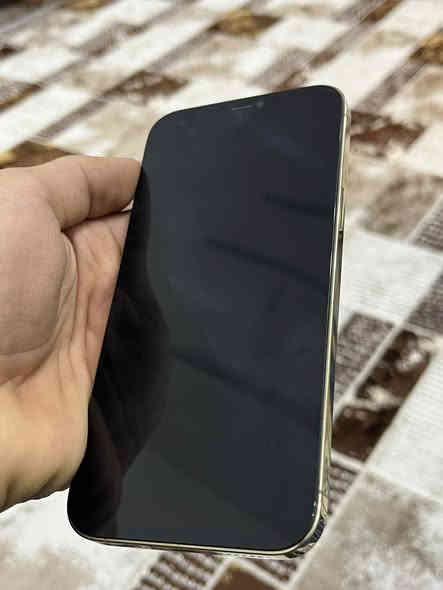 ايفون 12 برو ماكس دبل سيم بطارية 81 ذاكرة 256 فيس ايدي شغال مستبدل شاشة فقط 400 وبي مجال ***********
