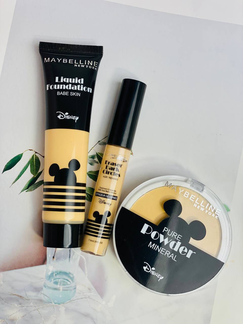 ✨💄 بكج ميبلين ميكي ماوس للمكياج المتكامل 💄✨  

إذا تريدين مكياج مرتب وناعم بلمسة كيوت ومميزة 😍  
هذا البكج الكامل من Maybelline راح يخلي إطلالتك أحلى بكل وقت 💖  

محتويات البكج:  
🤎 فاونديشن سائل بتغطية ناعمة يوحد لون البشرة  
🤎 كونسيلر لإخفاء الهالات والعيوب  
🤎 بودرة مضغوطة تثبت المكياج وتعطي لمسة مخملية  
🤎 تصميم ميكي ماوس الكيوت 🐭✨
الحجز والاستفسار خاص 
يوجد توصيل لكل محافظات العراق


**إذا كنت صاحب هذا الإعلان وتريد حذفه لأي سبب، رجاءا أرسل رسالة إلى الدعم الفني**