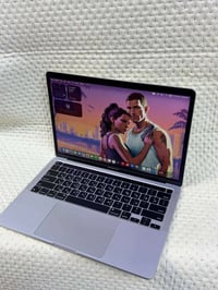 ماك بوك برو m1 رام 8g  هارد ssd256  13.3الحجم السعر ٧٥٠ الف  مكاني بغد...