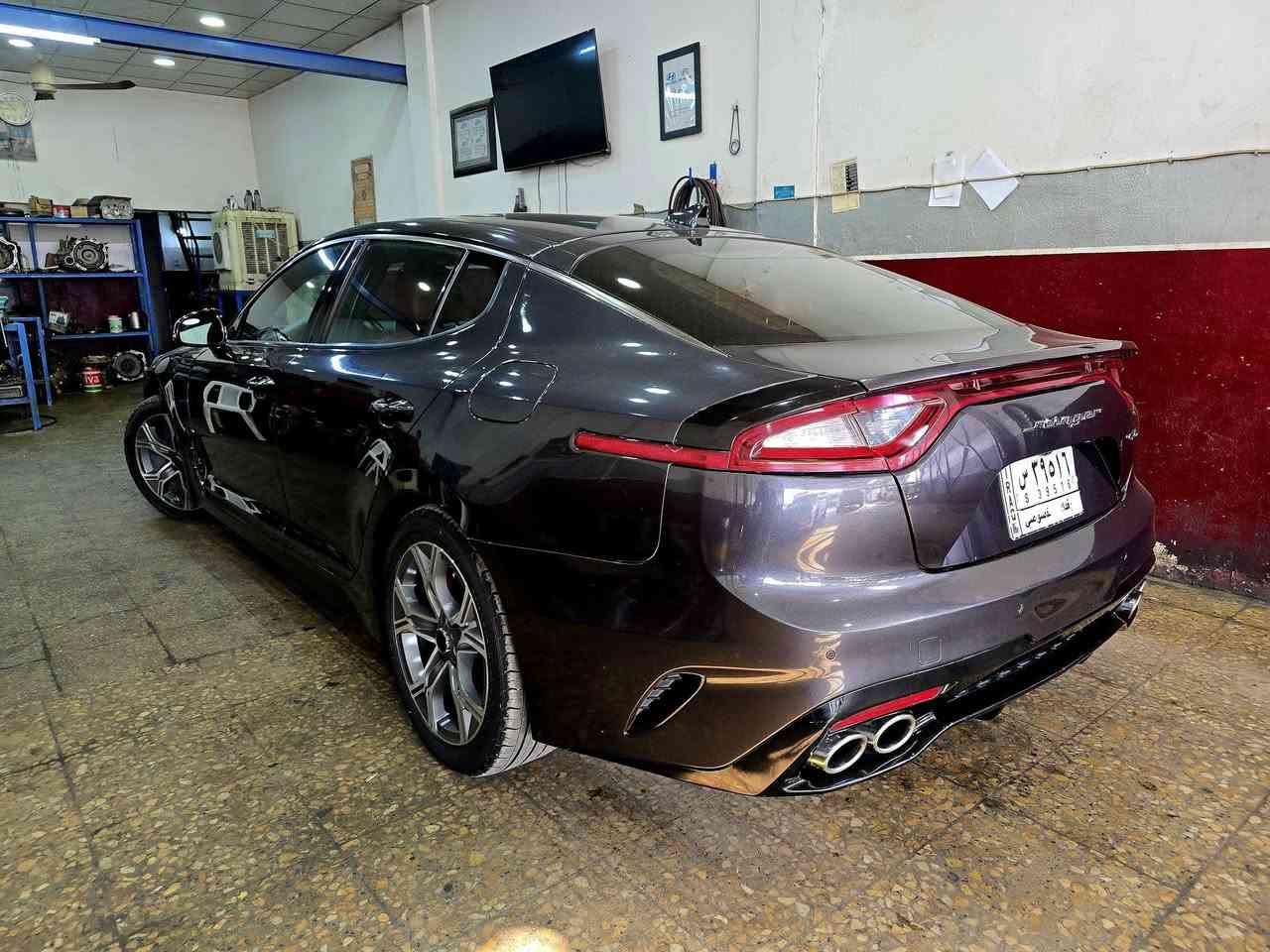 كيا ستنكر ٢٠٢١ جيتي لاين
محرك 2000 تيربو 
كير 8 نمر 
تو ويل
ماشيه 59 
بانوراما 
داخل احمر 
كشنات جلد
 كشنات كهرباء
نضام صوتي هارمن كاردن ١٥ سماعه ٣ دمامات
 و صوت المسجل خيالي 
تدفئة كشنات
شفتات ستيرن
تبريد خلفي
 تبريد منفصل 
لد نهاري 
لايتات لد 
بك لايت لد 
اناره داخليه لد
 ويل ١٨
تخم تاير جديد 
مرايا شفط كهرباء
 نضام ترحيب بليدات مال باب والمرايا 
مرايا تعتيم ذاتي
 شاحن واير ليس
سبير وعده كله كامل وممستخدم
 وبعد هواي مواصفات

حادث السياره مخدرات مثل ما موضح بلصور
بيها صبغ باب وجالغ خلفي بدون ايرباك بجم كبس
رقم السياره بغداد معوقين باقيلها سنتين
السياره باسم بنيه موجوده واني .اخذت السياره من صديقي عنده وكاله عامه مطلقه بكلشي يعني هو يكدر ويحول السياره بدون متروح للبنيه المعوقه يعني تريد وكاله من البنيه يصير تريد وكاله من صديقي هم يصير
واسف على الاطاله
سعر السياره 173 وبيها مجال

مكاني بغداد حي الجهاد
امير ***********
