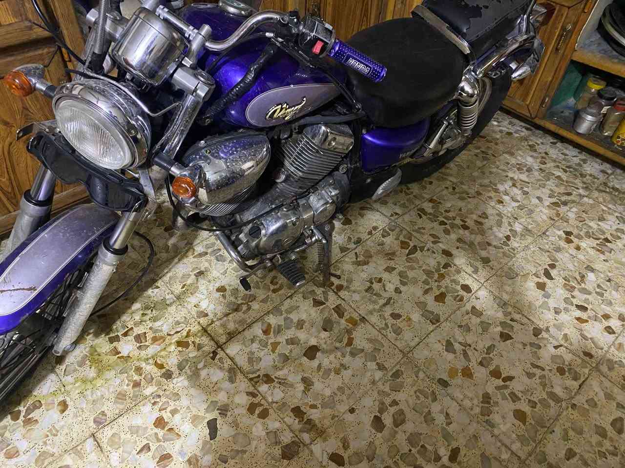 السلام عليكم دراجه فيراكو مكينه 400 دراجه نضيفه بيها نوقص بصيطات دراجه شغاله 
السعر 550 وبيها مجال ***********
