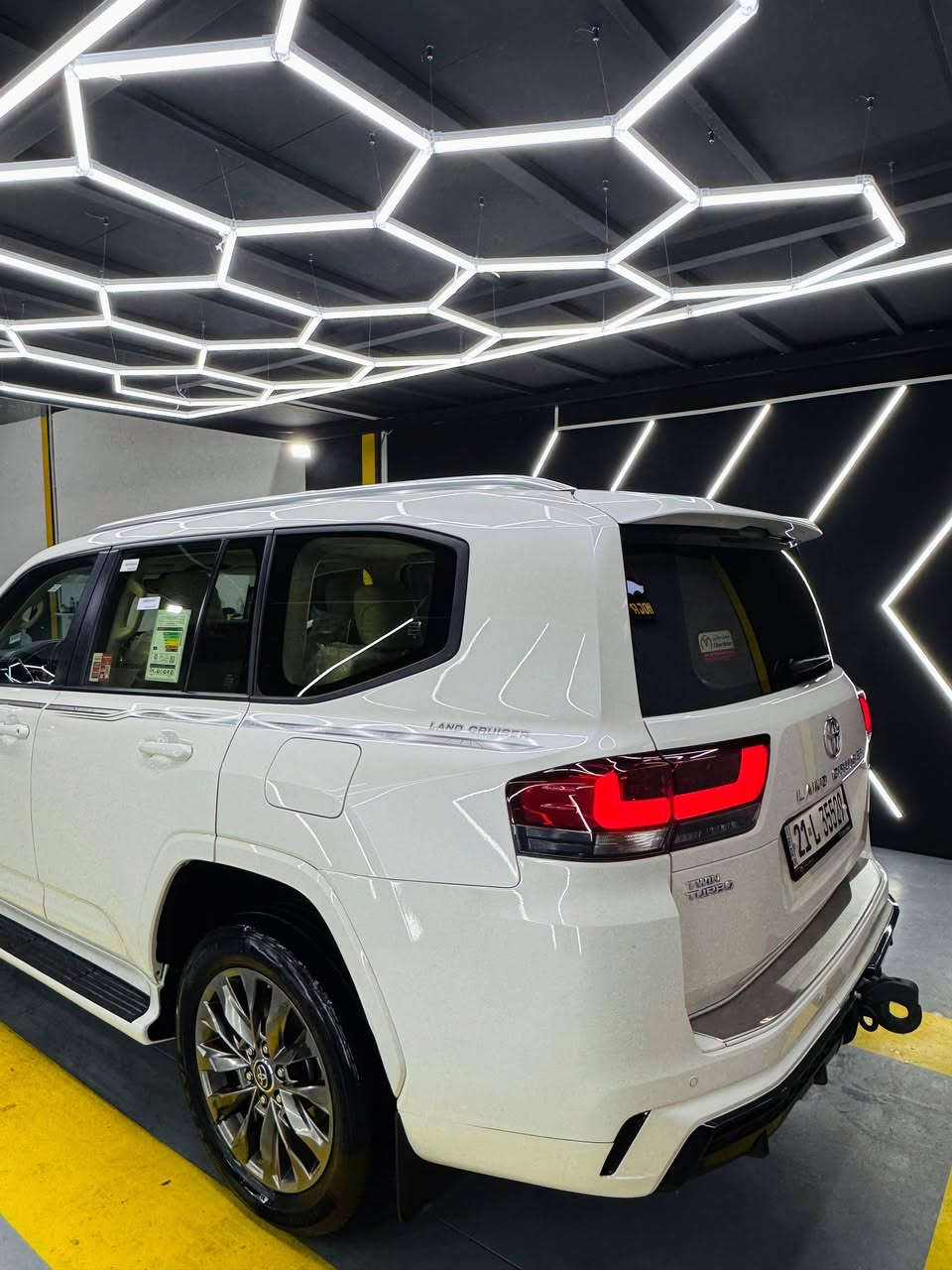 تۆیۆتا لاندکروز 2023 مواسەفات GXR  
مەکینە 6 بستۆن توین تۆربۆ 
تەنها 51 هەزار کم ڕۆشتووە 
سفری شەریکەی جيهان 
سەیارەکە نوکتەی پێوە نیە
هیچ مەسرەفێکی تێدا نییە 
لەسەر دەقی شەریکە ماوەتەوە 
هەموو گیانی بەشەرت 

سعر: لە کۆمێنت داوای بکە ڕاستەوخۆ بۆت دێت 🤖 

گێر و مەکینەی بەشەرت نەکراوەتەوە 
هیچ کێشەیەکی تێدا نییە 

ژمارەی خاوەنەکەی 
***********
