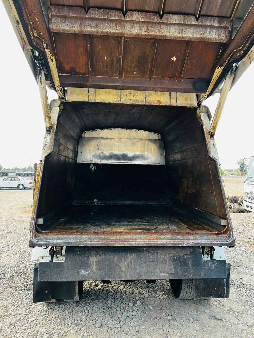 السلام عليكم هينو شيطان كبسه 8 ونص مكعب مكينه 6 سلندر 80 فول عادي مامشتغله ابد بعدهة جديدة تبريد شغال جهاز تفصال جديد ***********
