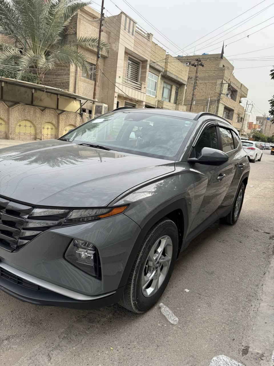 السلام عليكم توسان 24
سمنتي 

المواصفات
تبريد لمس 
تبريد قطعتين 
فول بصمات
شاشة كبيرة 
كامرة دوارة
بصمة صندوك
ترحيب عند الاقتراب
دخول ذكي 
بصمة ابواب
سايد بريك بصمة
محرك 2500 🚀 
اوتو هولد 
تشغيل عن بعد
رادار امامي
رادار خلفي
رادار جانبي
تدفئة كشنات
ويل كب 
تحديد مسار
قيادة ذاتية
توقف ذاتي 
تنبيه عند مغادرة المسار
كروس سرعة
وضعيات قيادة
لايتات زنون
نزول منحدرات
وبعد هواي مواصفات بيها
ماشية 48 
سيارة جاهزة وكاملة بدون نقص
رقم اربيل با اسمي السنوية احولك سنوية 
السيارة جديدة على كد الدوام وارجع مال بيت تجي وتشوف بعيونك 
حادث قبق الصندوك راجع على البارد
وقطعتين اكلير امريكا جاملغ وباب جهت السكن 
مكان بغداد القاهرة

***********

السعر  207 وبيها مجال حك الجية
