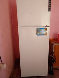 ثلاجة • مستخدمة ٥شهور • بابل