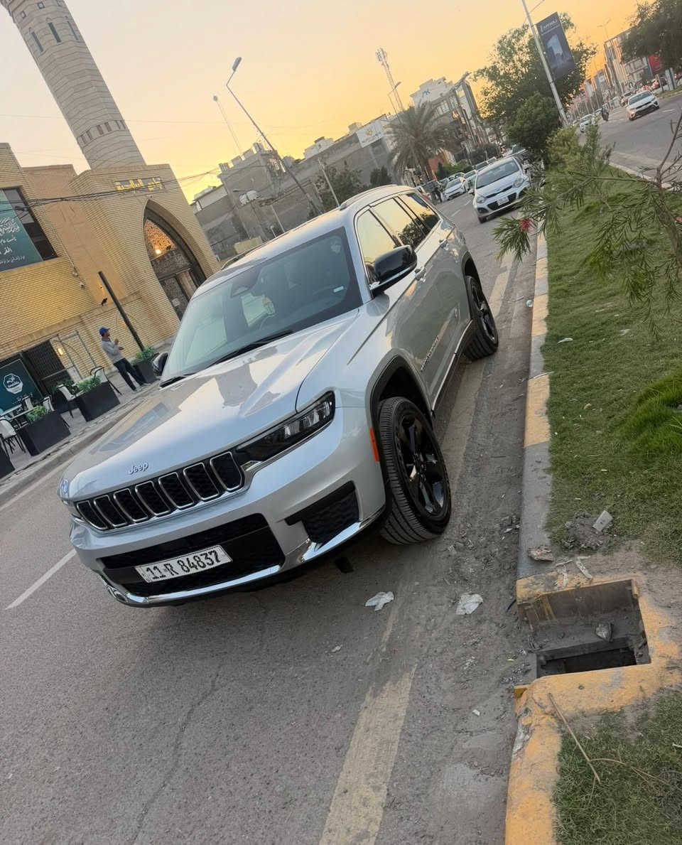 للبيع او المراوس
جيب كراند شيروكي ٢٢ 
عداد المسافه ٣٠ الف 
كلين تايتل حادث سرقه القطع الخارجيه 
السعر ٢٥٠ $$ 
***********
