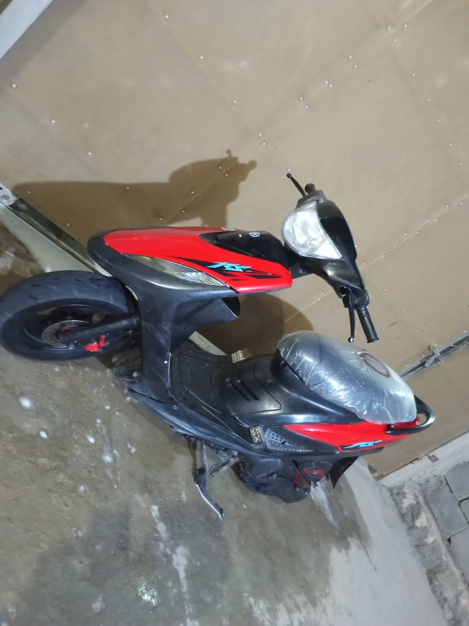 ماطور ماكس عدله 120للبيع على فحص محرك ممفتوح بعده نضيف السعر 800وبي مجال رقم هاتف ***********
