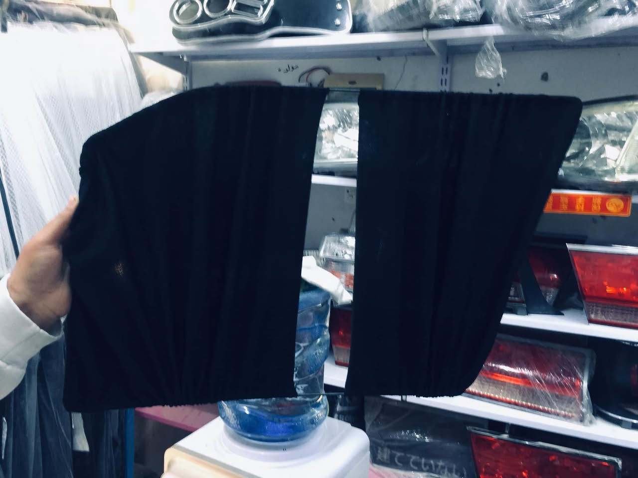 متوفر بردات ارنب سحب اسود فول 
سعر التخم كامل مع البرده الخلفيه 
50 الف.   نجف شارع حي الشرطه 
هاتف المحل ***********
