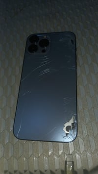 آيفون ١٣ برو ماكس • بطارية ٨٣٪ • ماعده ضربه