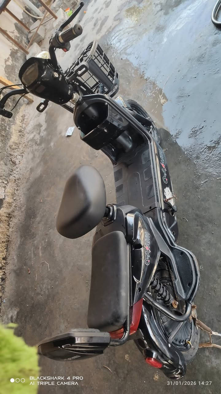 السلام عليكم.. ماطور شحن نضيف للبيع السعر 200وبيه مجال. للتصال ع هاذه الرقم ‏‏‪0771 806 1642‬‏
