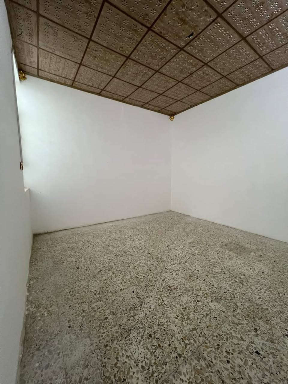 دار للبيع حي النداء منطقة 47
مساحة 100متر شارع 10قريب المدارس بگفه شارع 60العرضي الأول بقرب السوق وموقف الكيات
غرفه وصاله ومطبخ واستقبال وصحيات داخليه وخارجيه بناء جديد 
للاستفسار اتصال ***********
