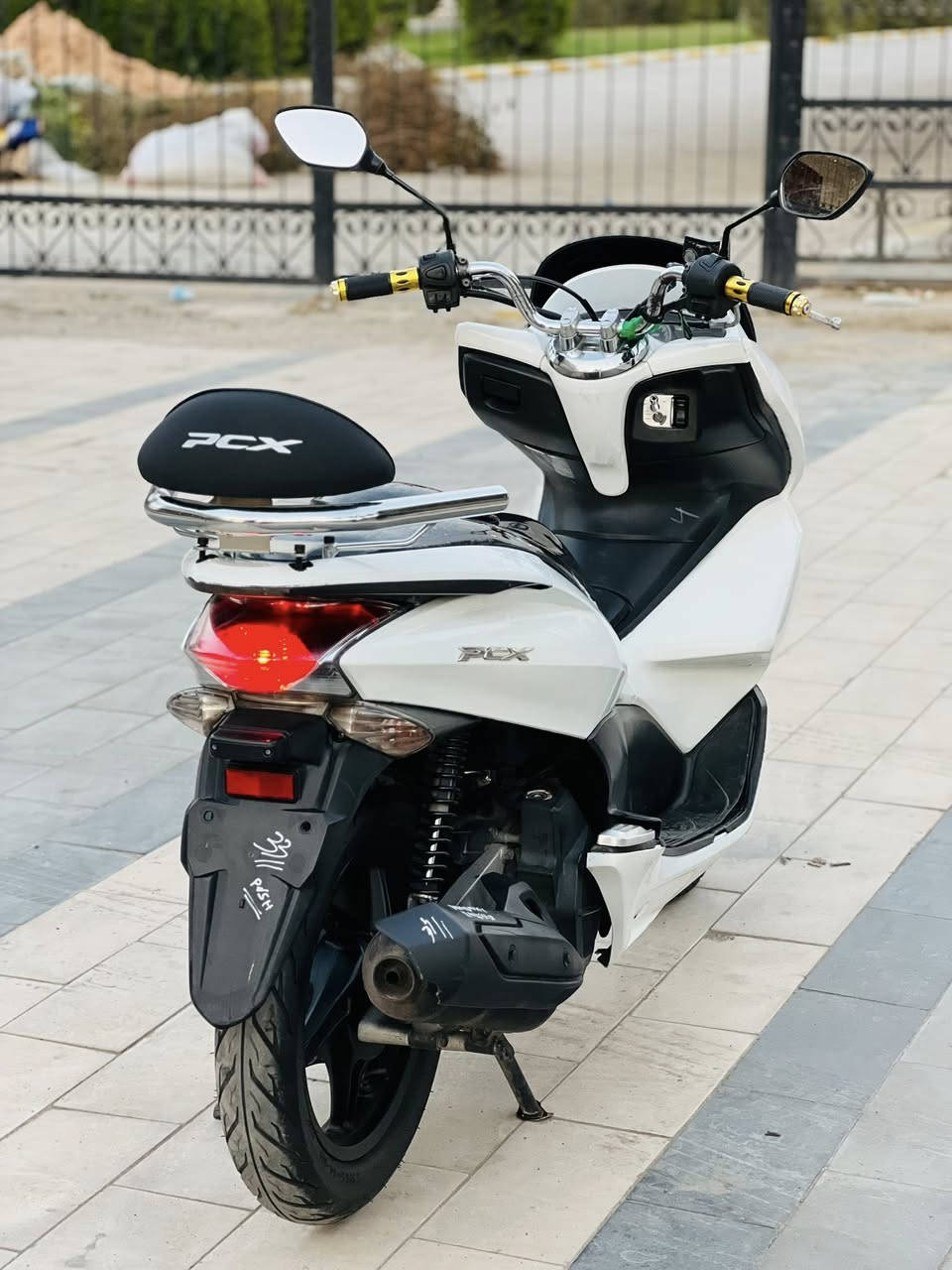السلام عليكم للبيع دراجه pcxجيل الاول دراجة مال رمبه مديل18 ماخذها رمبه الدراجه على  ايدي حجم مكينه 150ياباني الاصلي دراجه جديده مال جناي  سويجين  بيه 
ياباني الاصلي دراجه كامله أستان كهربائي حساس ازدحام ٢حرف Aدراجه جديده الدراجه مكينه لوك شلعه معدل خير من اللّٰه دراجه تكول جديده بمعنئ الكلمه واحلا من الصور  دراجة مكينه مكفوله اي نقص مابيه
السعرمليون 350   و مجال قليل 
***********المكان  بغداد الكرخ
