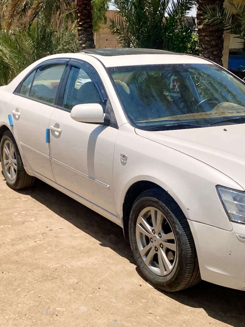السلام عليكم سوناتا ٢٠٠٩ خليجي ابيض صدفي سيارة لا ظربة ولا صبغ  بيها بارد خشم الجاملغ الامامي بدون صبغ بسيطات مال ازدحامات  سيارة صدر جديد تايرات جدد باتري جديد سيارة محرك لا تنقيص ولا تبخير فتحة سقف سيارة كاملة المكان واسط صويرة ‭***********‬
