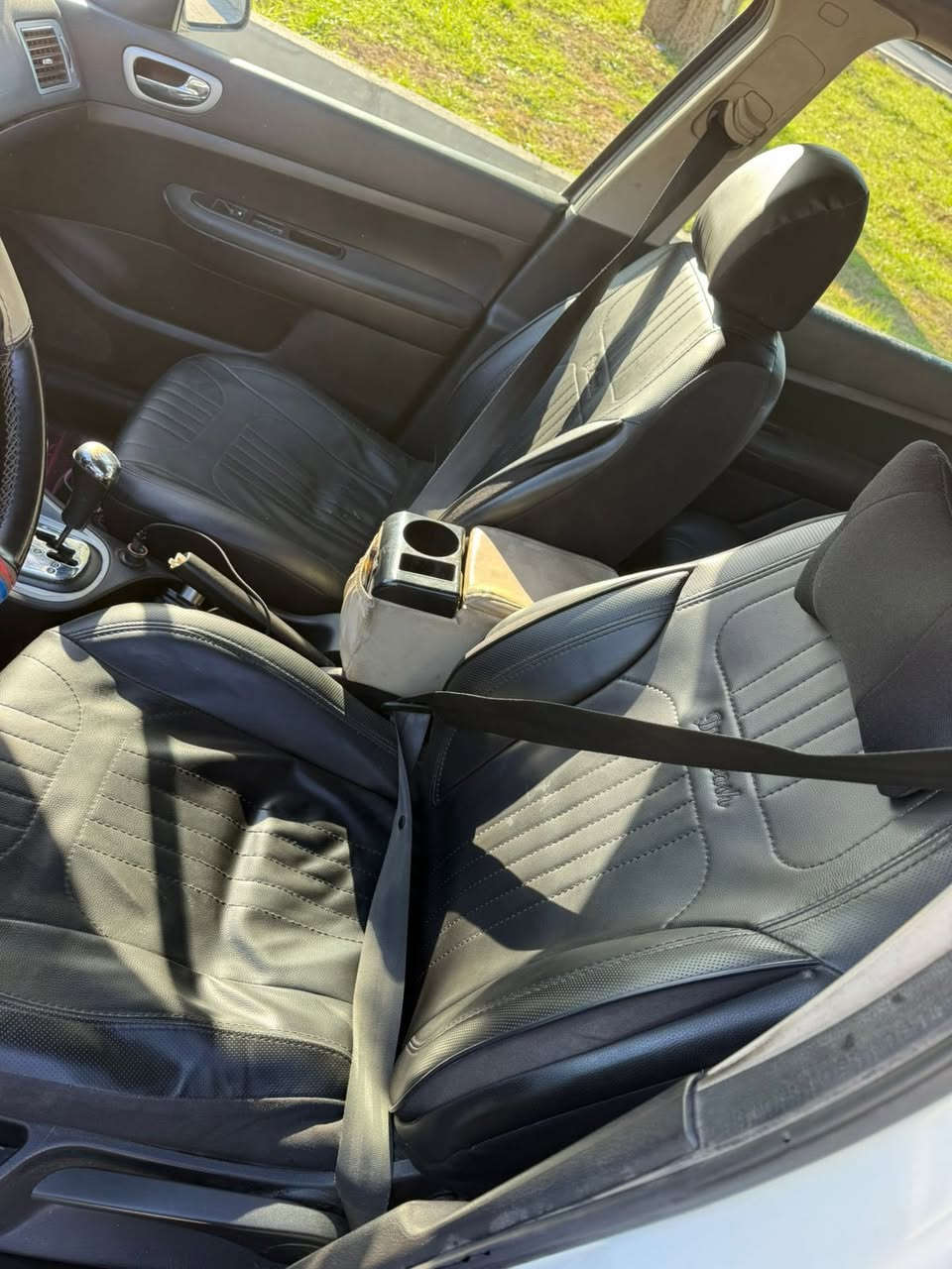 السلام عليكم للبيع فقط او مراوس بسيارة حدود الدفتر او ١٣٠ ورقة بس يكون دفع اقساط
بيجو 307 موديل 2005 فرنسي كير جديد اوتوماتيك سنويه لل٢٠٢٩ تحويل مباشر  ثاني يوم
مرفق السونار ويا الصور 
نقص السيارة فقط فريز تبريد
سعرها ٦٣ ورقة وبيها مجال بسيط
مكانها بغداد حي القادسية
للاتصال :***********
