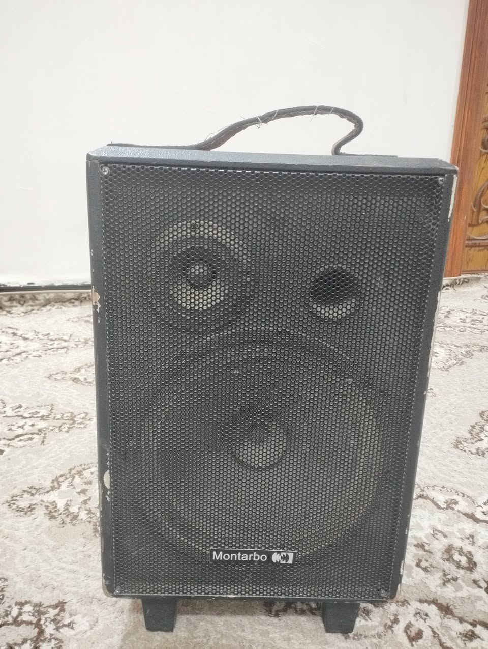 سماعه نوع montarbo للبيع بيه عطل فقط وشه مثل ما موضح بل فيديو يصير اله رام و فلاش كذالك 
سعر 25 الف  رقمي *********** 
مكاني نجف الاشرف
