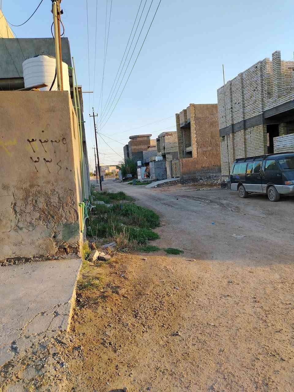 السلام عليكم يوجد بيت للبيع في منطقة ابو منيصير الضباط ٢ مقابل محطة كلين لغسل السيارات طابو صرف المساحة ٣٣٢ م مربع ركن يقع على شارع مساحته ١٠ متر خلف الشارع التجاري العام يبعد ١٠٠ متر عن الشارع الرئيسي السعر ٢٣٠ مليون وبيه مجال للاستفسار الاتصال على الرقم ***********
