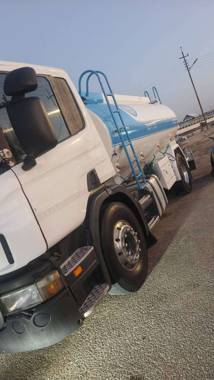 السلام عليكم تنكر سكانيا البيع سعر260وبيه مجال كير أوتوماتيك عادي محرك 6انجسن شاصي مكفول مكاني بصره رقم الهاتف ***********
