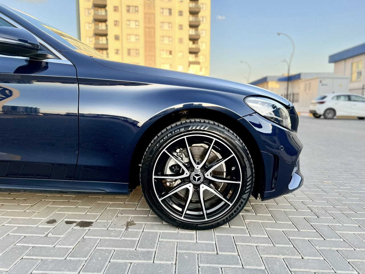 Mercedes benz-C300-AMG
🗺️🗺️مكان السيارة حاليا(بغداد)🚘🚘
💎الموديل(2019)..
💎عداد المسافة// (٤٠ ألف حقيقي)..
💎..رقم السيارة (سليمانية)

☑️☑️مواصفات وتفاصيل السيارة 👇👇
**فتحة سقف(سلايد روف).
**المحرك//2.0لتر توربو -4سلندر.
**ناقل حركة(9نمر)..
**شاشة معلومات وسطية(حجم كبير).
**تحكمات كاملة بالستيرن☑️
**نظام ملاحة (Navigation)+(Car play)..
**كاميرا خلفية (HD)..
**مقاعد جلد ابيض ملكي ودشبول مطعم بالصاج مميز.
**نظام تثبيت السرعة مع رادارات أمامية وخلفية وجوانب.
**تشغيل بصمة مع نظام دخول ذكي..
**تدفئة ستيرن+أنارة محيطية(64لون)..
**بصمة ابواب مع الجنطة بصمة فتح وغلق كامل..
**كشنات الامامية تدفئة مع نظام خزن (ميموري)..
**كشنات الامامية كهربائية (كافة تحكمات)..
**صندوق كهرباء +(5 انظمة قيادة)..
**لايتات ليد (٨عدسات)+بك لايت ليد
*شحن وايرلس(Auto).
**نظام auto stop+auto hold.
**هيكل (AMG)كت..
**ويل كب حجم (١٨)لوك مع تخم تايرات لوك..
**عدة الاسعافات الأولية مع كاعيات الشركة موجودة.

ملاحظة📑السيارة حادثه كولش بسيط فقط ربع البنيد مبخوخ بدون دواخل بشرط وبدون ايرباك سليم وبدون تعديل بارد وبدون شخوط ..

ملاحظة// السيارة استيراد شخصي وعله أيد وحدة ليحد الأن واني الأيد الثانية  واستخدام نظيف وجديدة جدا..

☑️ملاحظة.السيارة بدون أي خلل كير ومحرك  وحدادية بشرط انطيك اياه وكهربائيات شغالة وحته ضوة جيك أنجن ممشتغل ومسويله سيرفس  كامل دهن وفلاتر وفلتر تبريد وشوته أصلي شركة ودسكات أمامي  وبطارية جديدة وبدون أي نقص ومسويله بوليش وتشميع…
💎💎هزة وفحص جديد وسنوية  مجددة تحويل ثاني يوم ومتحتاج لسيارة ترجع لسليمانية ✅✅

📞📞رقمي لجاد بالشراء (***********)🌹🌹
