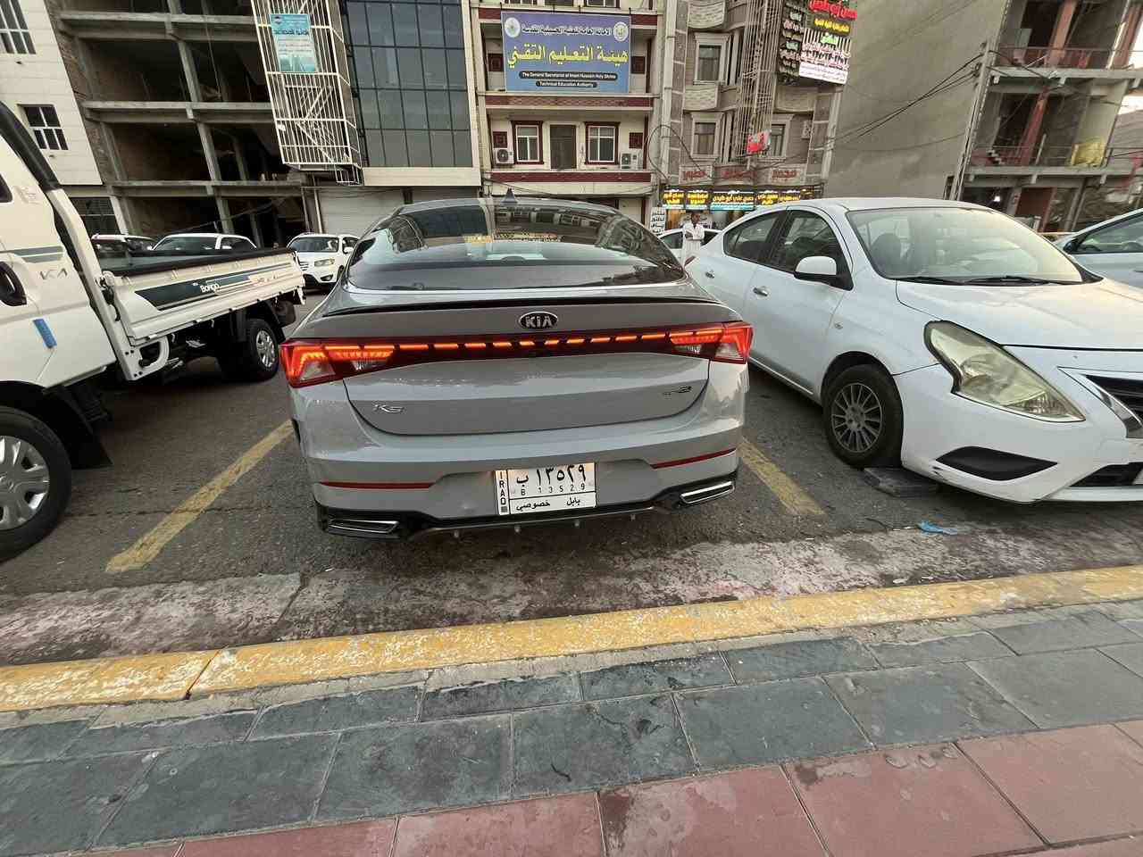 السلام عليكم k5سمنتي 2021معوقين بابل وكاله عامه 
GT فول عدا الفتحه داخل احمر 
سياره نضيفه وجاهزه ماذب عليه ربع 
محرك 1600تيربو
كير مكينه سليم علوكاله تبريد تخم تاير جديد 
بيه جاملغ امامي وخلفي نفسهن مصلحات وحافت البنيد 
مكان كربلاء طوريج سعر 152وبيه مجال شوف وكلب وقتنع وتدلل 
*********** واتساب
