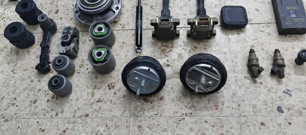 السلام عليكم. غراض bmw للبيع شلع . للعلم البوربرن والصدر الخلفي واذاين المحرك والقايش جدد غير مستخدمات.  مكاني صلاح الدين.


**إذا كنت صاحب هذا الإعلان وتريد حذفه لأي سبب، رجاءا أرسل رسالة إلى الدعم الفني**