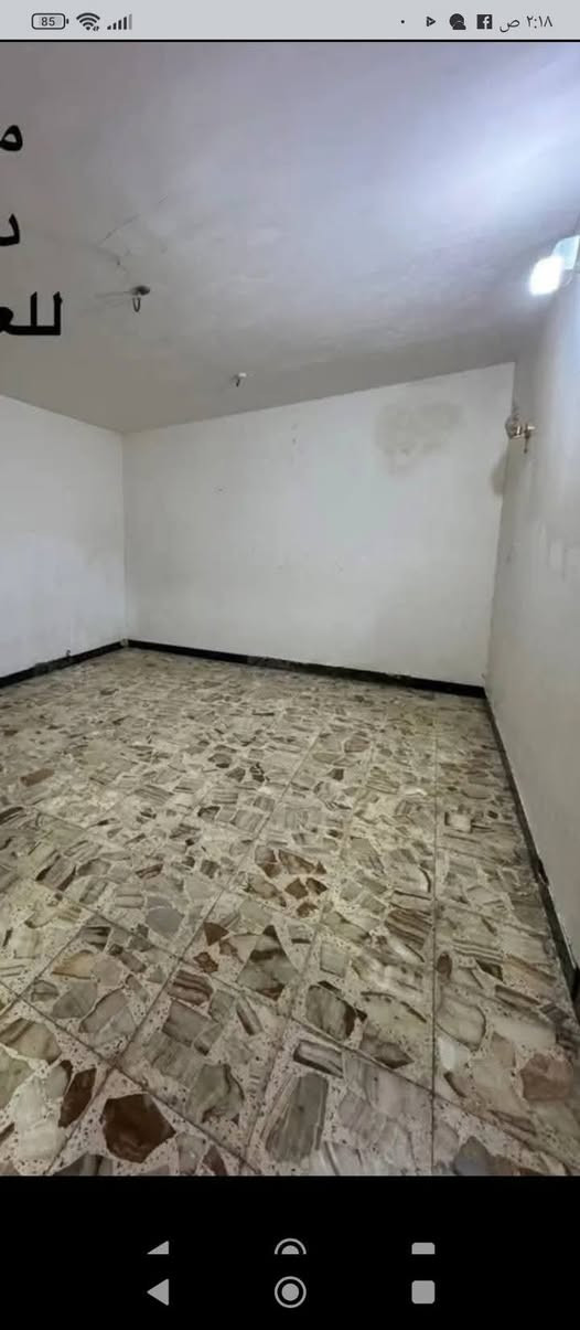 دار للايجار بدون دلاليه نظافه ٩٥ %   وموقعه مميز  في حي ميسان  خلف شارع  الكيات بشارع عوده مساحتة 125 متر مبني كامل بي غرفة كبيره وصالة واستقبال ومطبخ عدد ٢ وحمامات عدد 2 وتواليت ومكشوفه وطارمه  ومئسس ماء وكهرباء كامل  وبي خط مولده وبي خزان  ايجاره ب ٣٥٠ من الاخير  و مجاله الماء والكهرباء الوطني على مالك الدار  ومقدما  شهرين وبعدين شهر بشهره لمشاهدته الاتصال ب *********** بي واتساب مجاني  وقت التواجد من ١٠ ليلا إلى ١١ صباحا فقط وهذه صوره النجف, العراق
