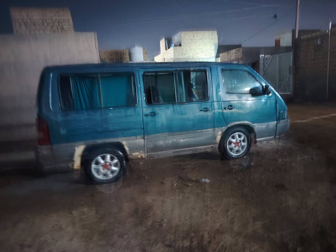 السلام عليكم سياره استانه لون ازرك سياره مكفوله كفاله عامه من كلشي من تايرات من بجم سياره بلديه على وضع الشركه مكينه جديد موديل 2001 مكان بابل قضاء القاسم السعر خاص للاستفسار الاتصال على الرقم ((***********))
